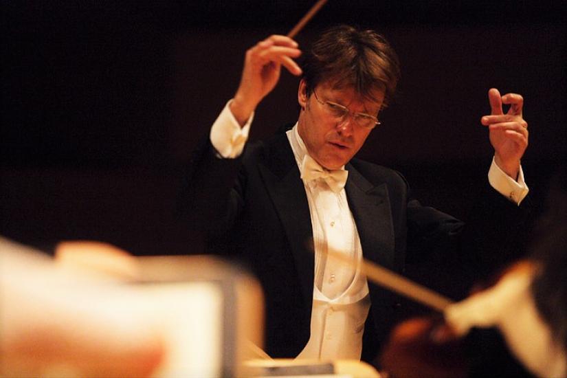 A whole life conducting orchestras around the world